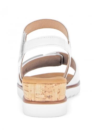 Босоножки на танкетке