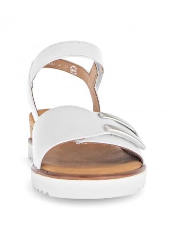 Босоножки на танкетке