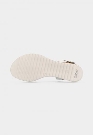 Босоножки на танкетке