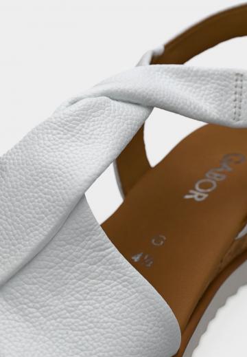 Босоножки на танкетке