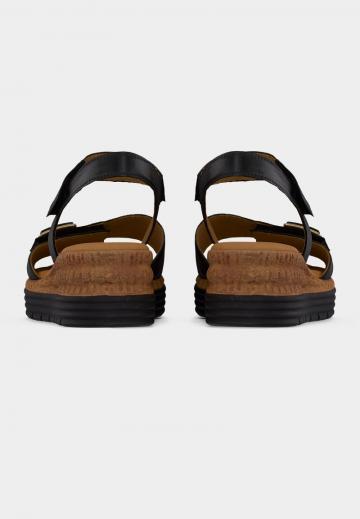 Босоножки на танкетке