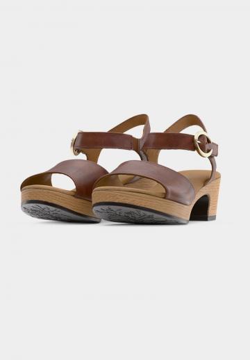 Босоножки на платформе