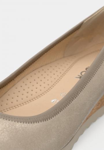 Туфли на танкетке