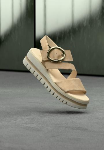 Босоножки на платформе