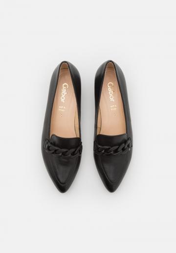 Туфли с высоким носом