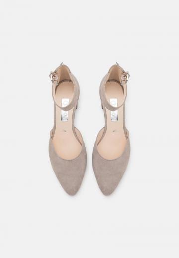 Туфли с ремешком