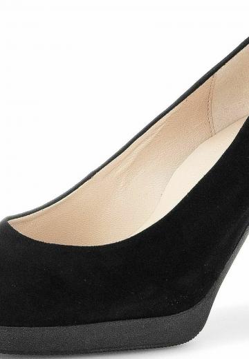 Туфли с высоким носом