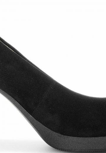 Туфли с высоким носом