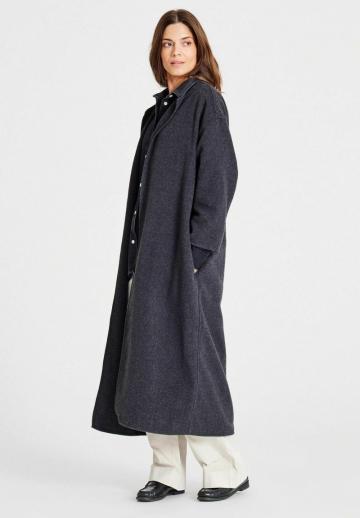 Шерстяное пальто