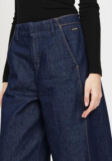 Короткие джинсы