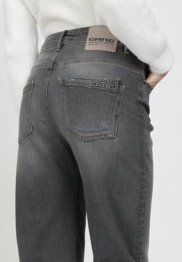 Короткие джинсы