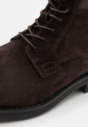 Ботинки на шнуровке