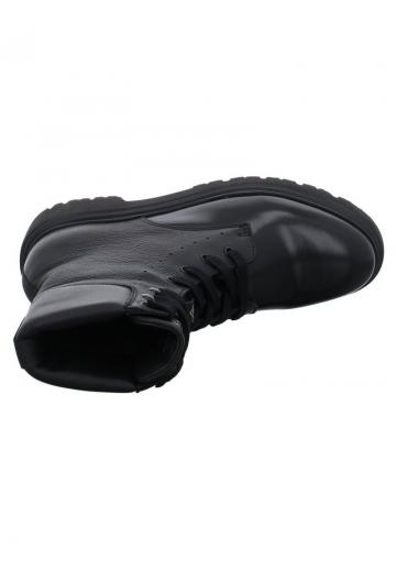 Ботинки на шнуровке