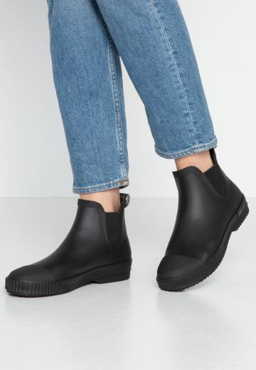 Резиновые сапоги