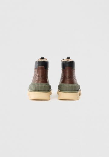 Ботинки на шнуровке