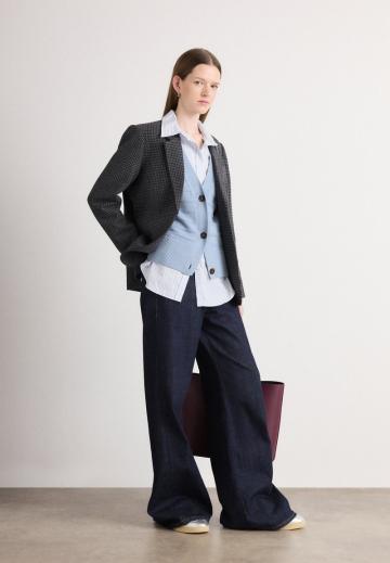 Длинный блейзер