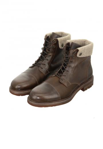 Ботинки на шнуровке