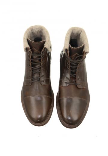 Ботинки на шнуровке