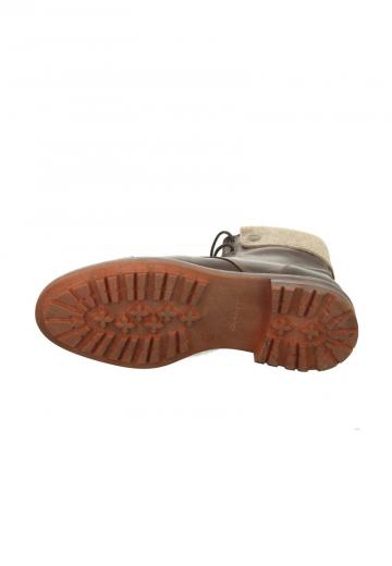 Ботинки на шнуровке