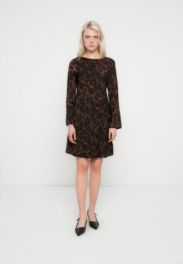 Короткое платье