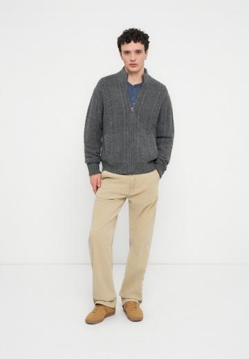 Вязаная кофта