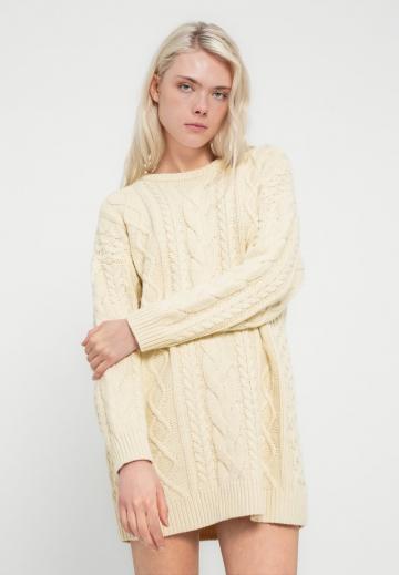 Вязаное платье