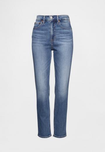 Узкие джинсы