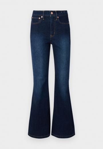 Клешеные джинсы