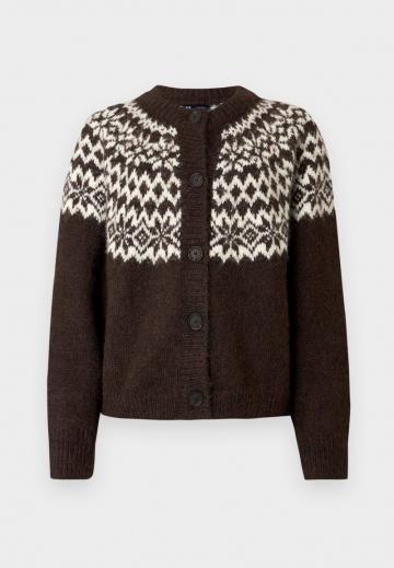 Жаккардовая вязаная кофта