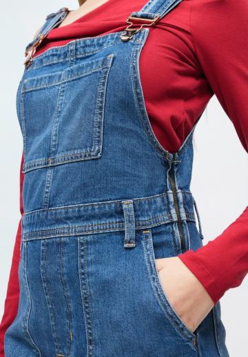 Джинсовый комбинезон