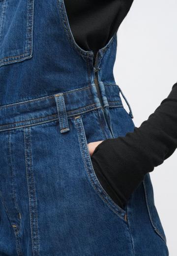 Джинсовый комбинезон