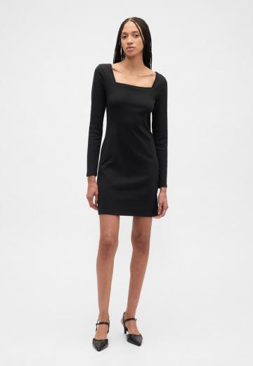 Короткое платье