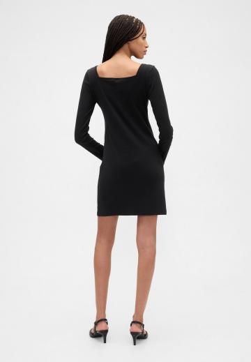 Короткое платье