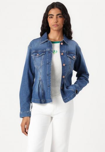 Джинсовая куртка