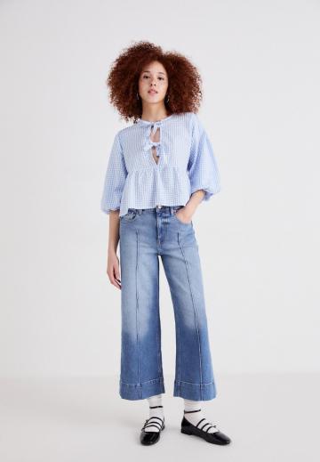 Короткие джинсы