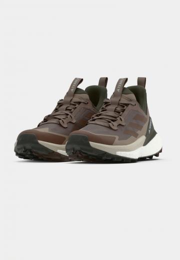 Походные ботинки