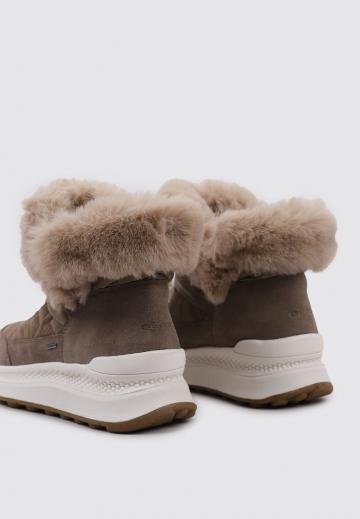 Зимние ботинки