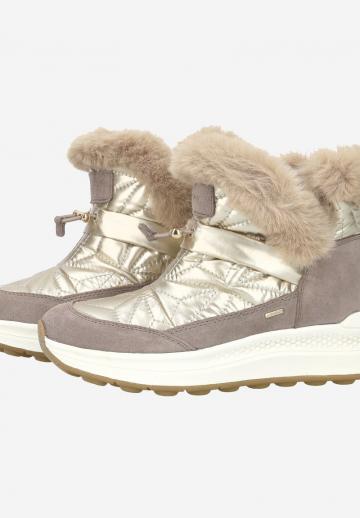 Сапожки на танкетке