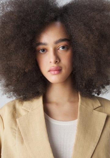 Блейзер с накладными карманами