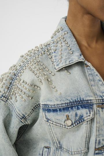 Джинсовая куртка