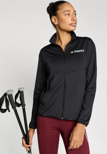 Спортивная куртка