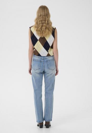 Вязаный жилет