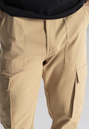 Брюки с накладными карманами