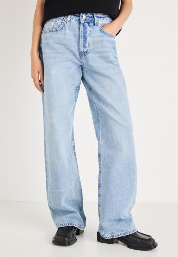 Свободные джинсы