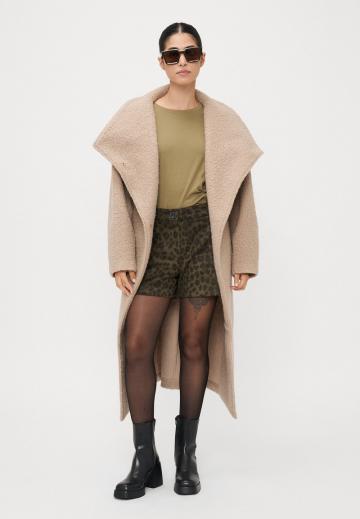 Шерстяное пальто