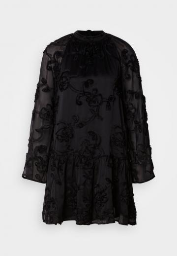 Коктейльное платье