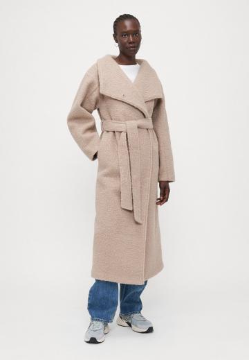 Шерстяное пальто