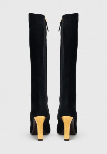 Высокие сапоги