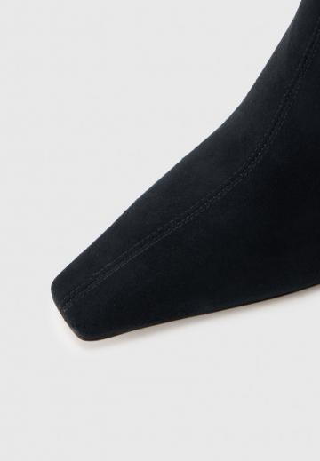 Высокие сапоги