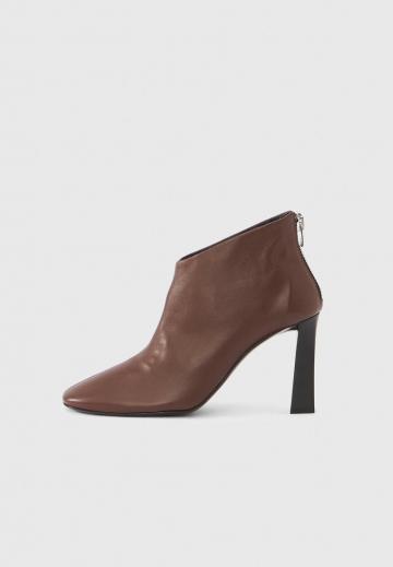 Высокие сапоги